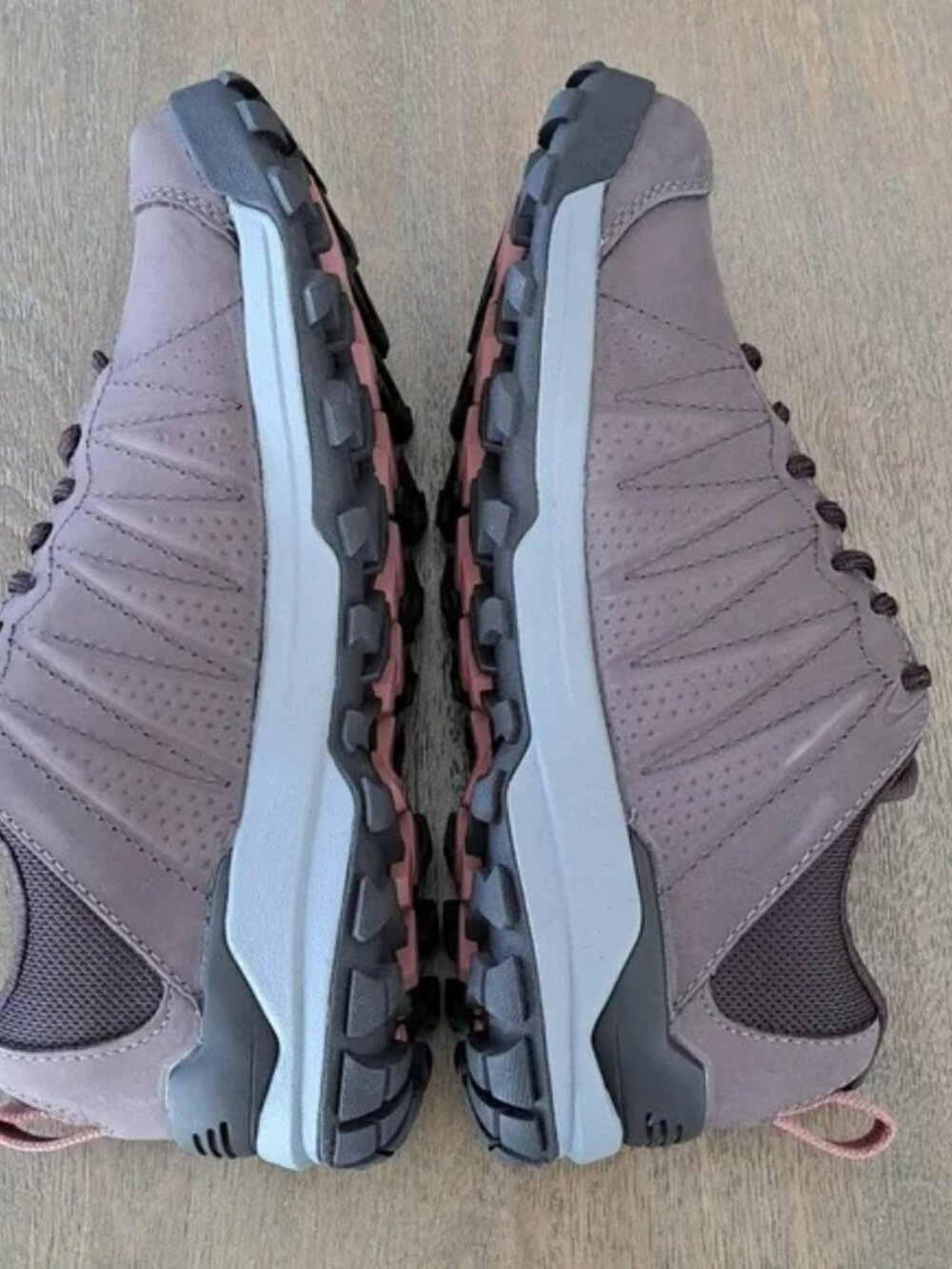 Oboz Sypes Low Leather WP Hiking Shoes - Color: Peppercorn - Size: Women's 7 - Picture 7 of 9